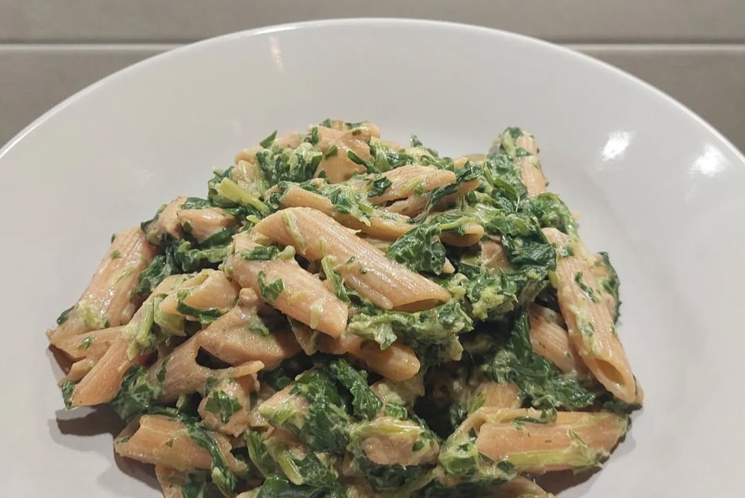 pasta met kip, roomkaas en spinazie